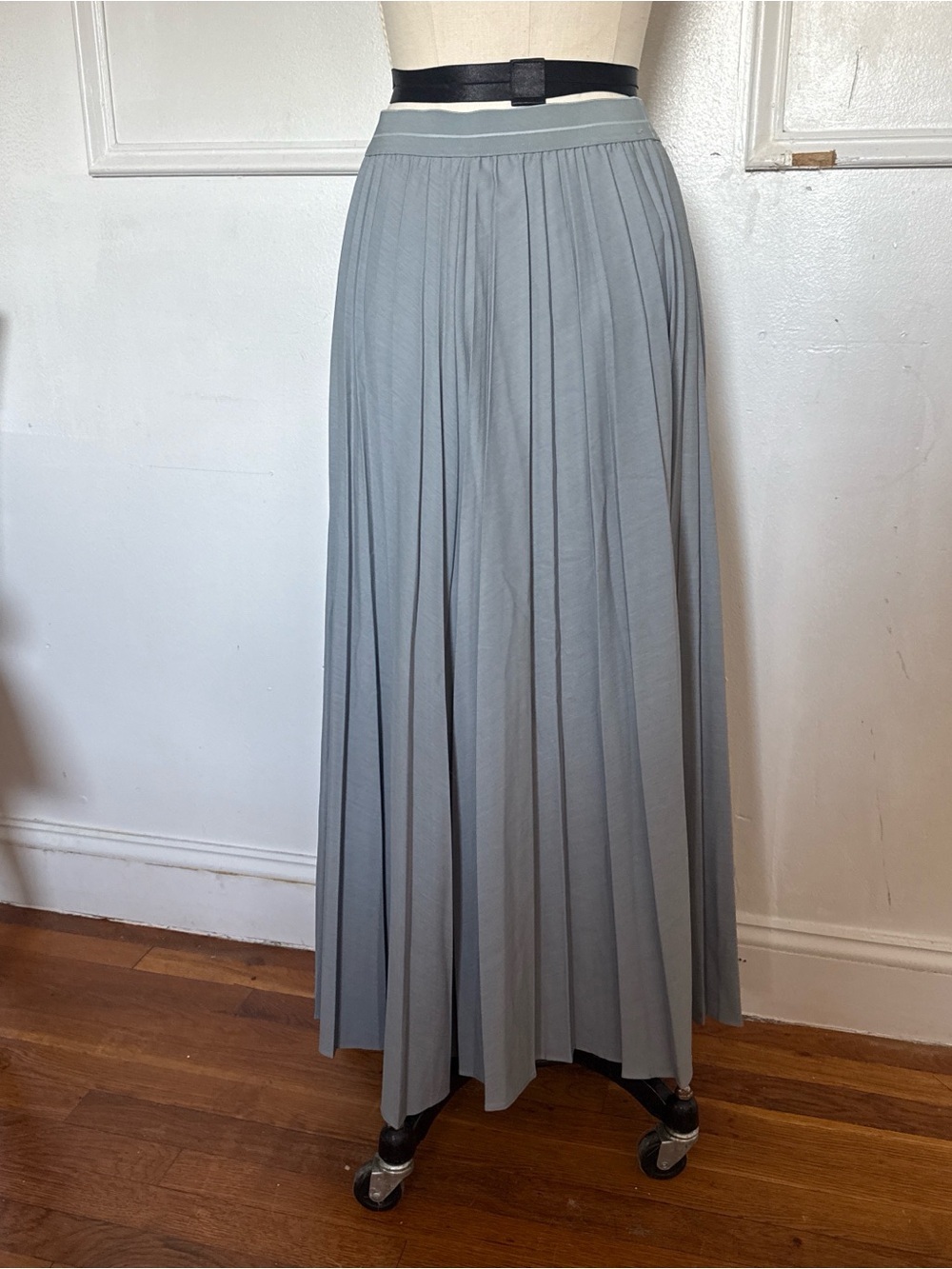 Women's Pleated Maxi Skirt in Light Gray - Picture 2 of 6